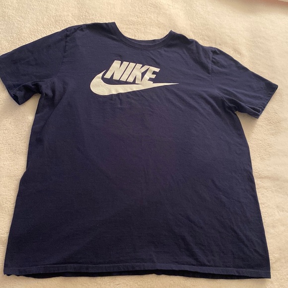 Nike Logo T-Shirt - Picture 3 of 6